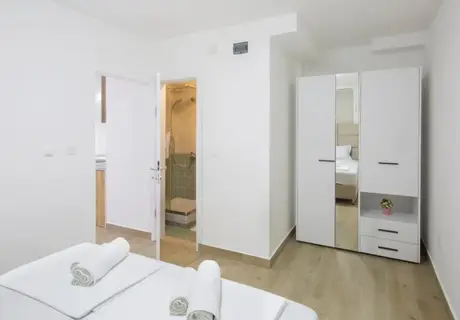 Apartman - Prizemlje — 5/13